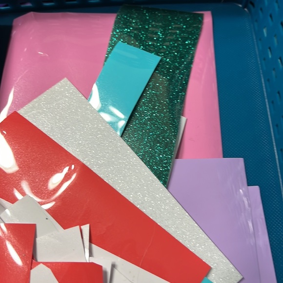 6oz Multicolored HTV Heat Transfer Vinyl Scrap Rescue Box - Picture 2 of 3